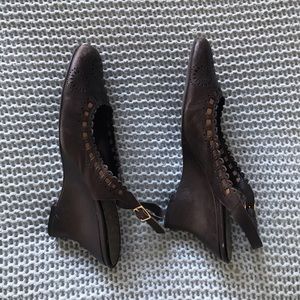 bcbg heels size 7 leather wedges